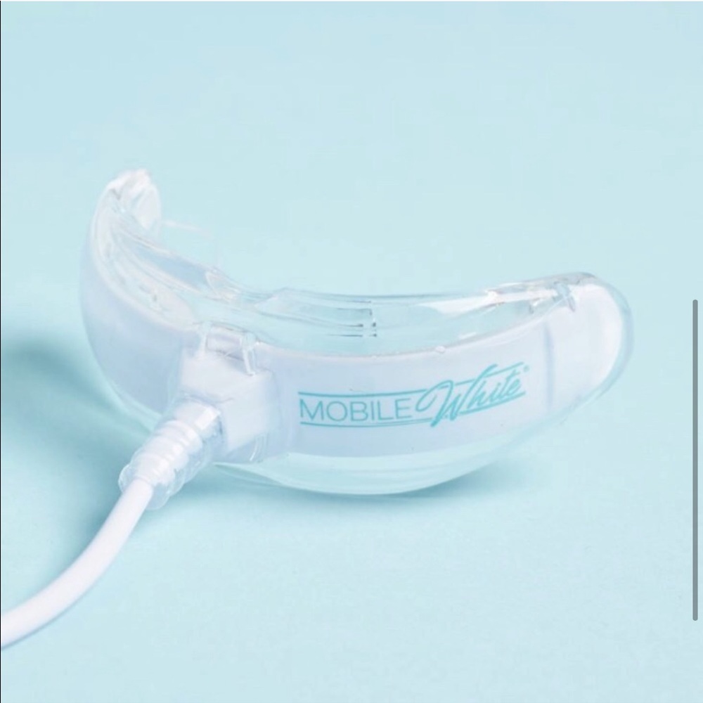 Mobile White • Advanced Teeth Whitening Kit - Picture 4 of 7